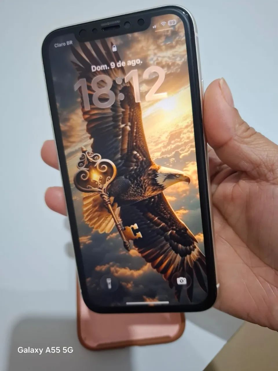 iPhone 11 (impecável) de mulher muito bem cuidado. - Foto 4