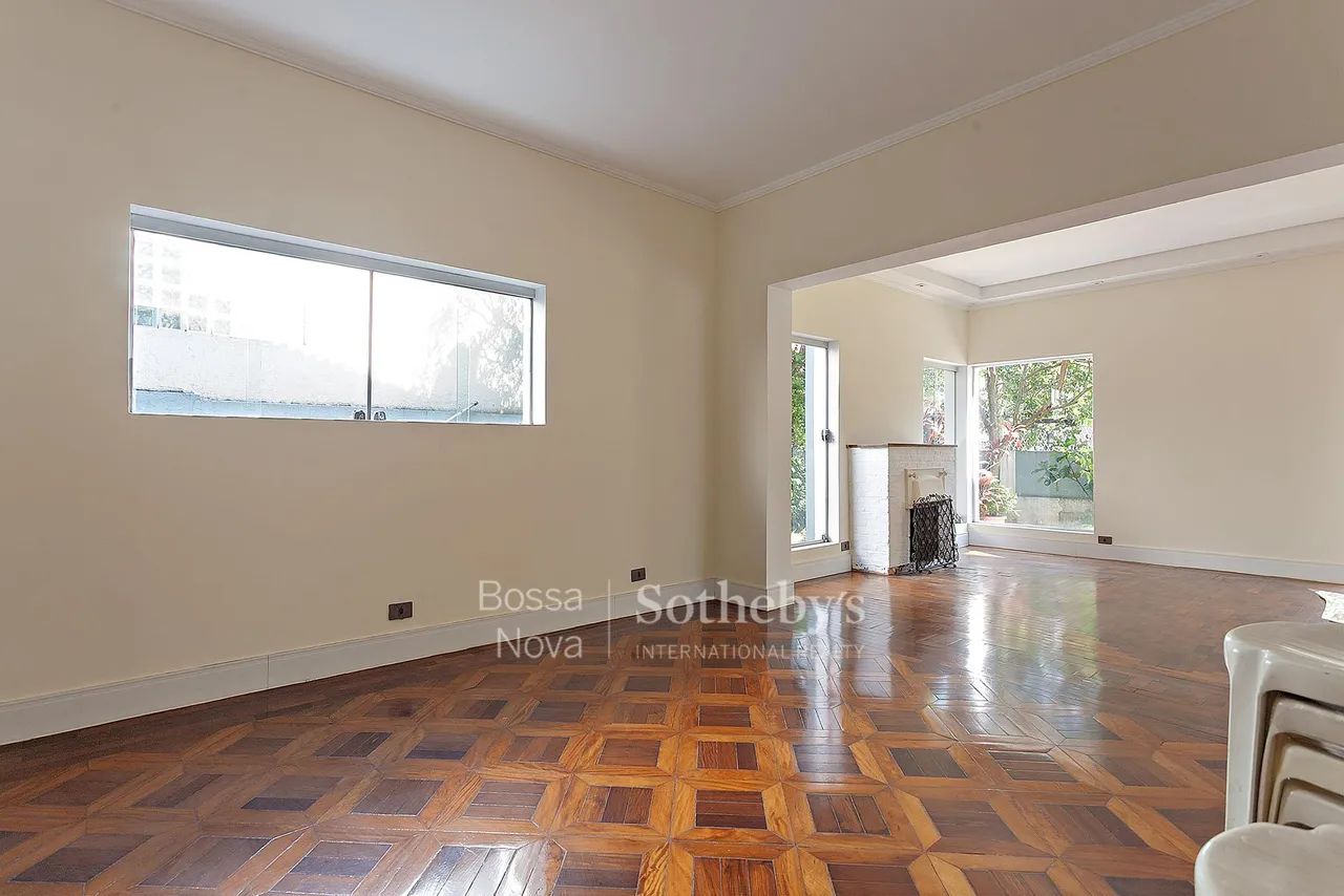 Espaçosa casa com piscina super ensolarada. - Foto 5