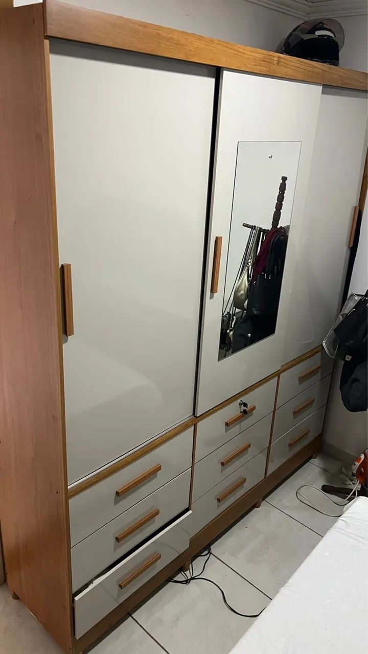Vendo guarda roupa