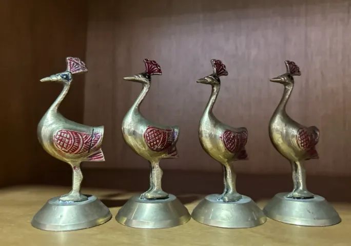 4 pavão em bronze sem calda