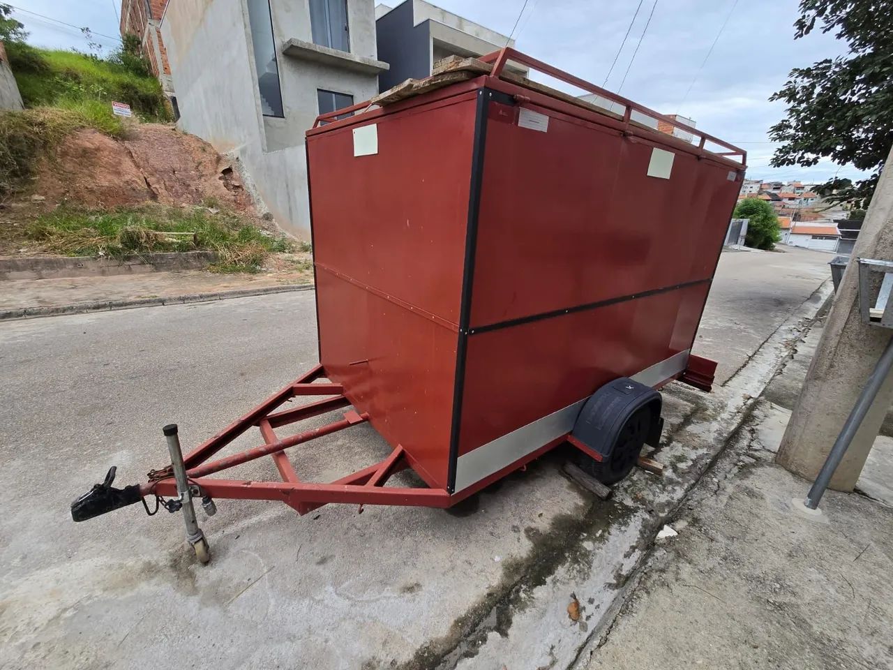 Vendo Carretinha Baú
