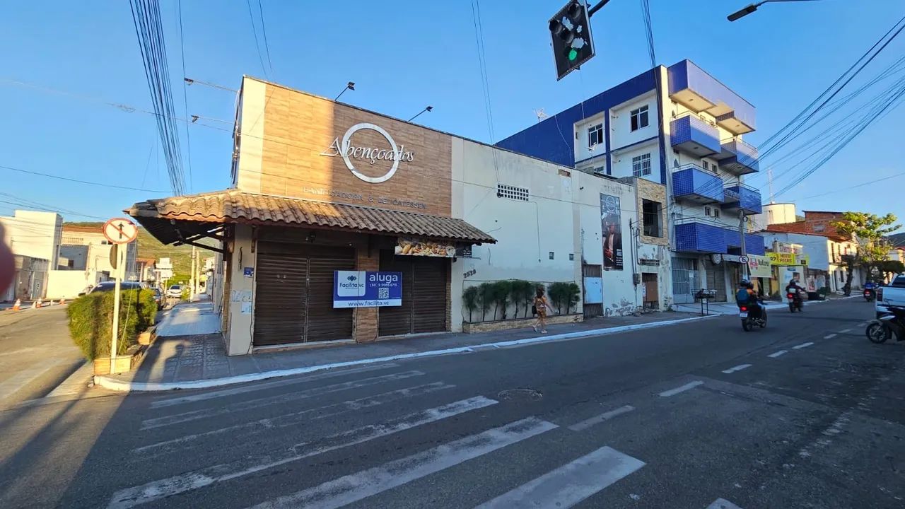 Ponto / Prédio Comercial no Centro com 6 Salas e Salão Térreo Amplo - Foto 5