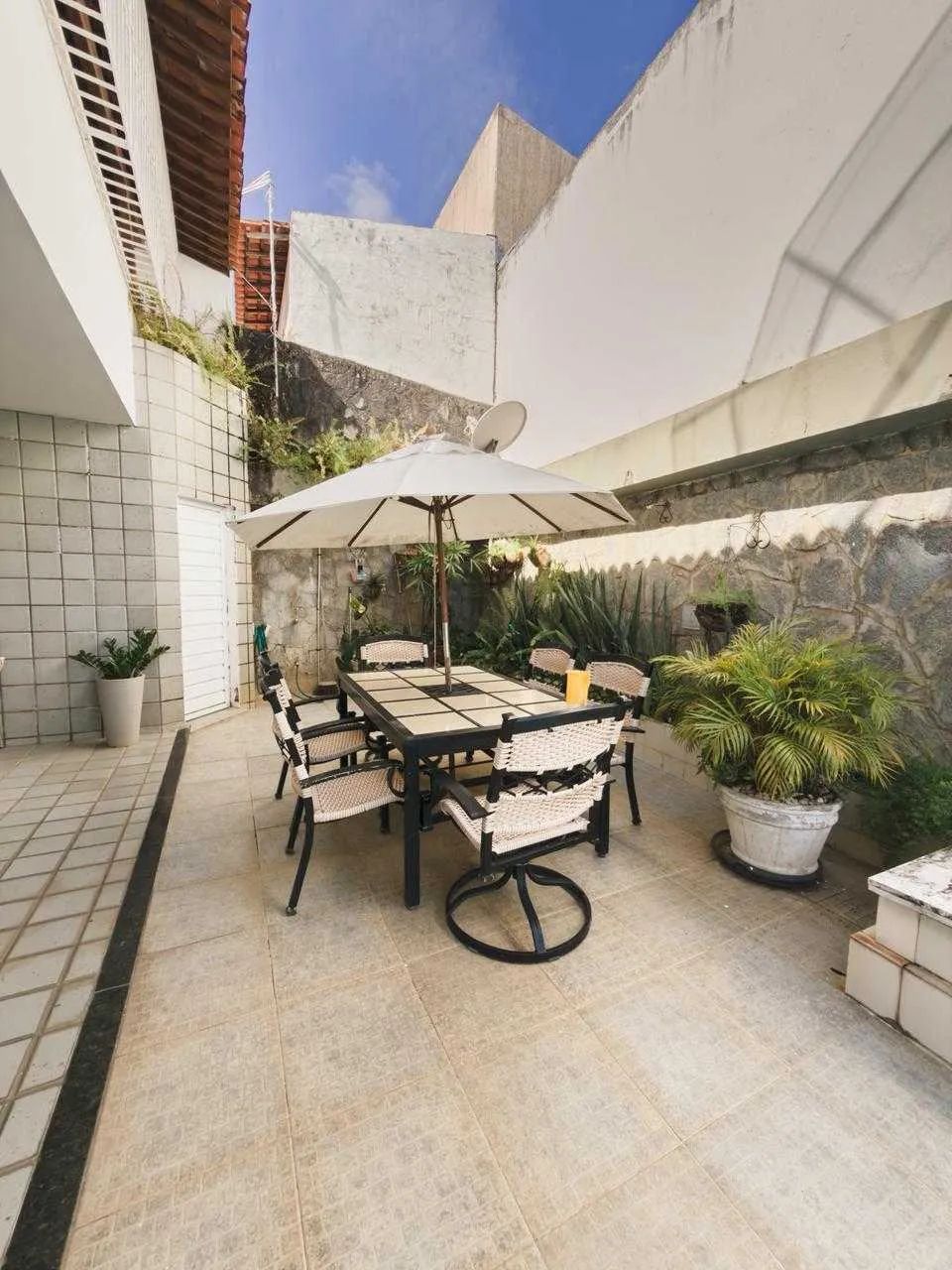 * CASA DE RUA NO SUISSA [9129]