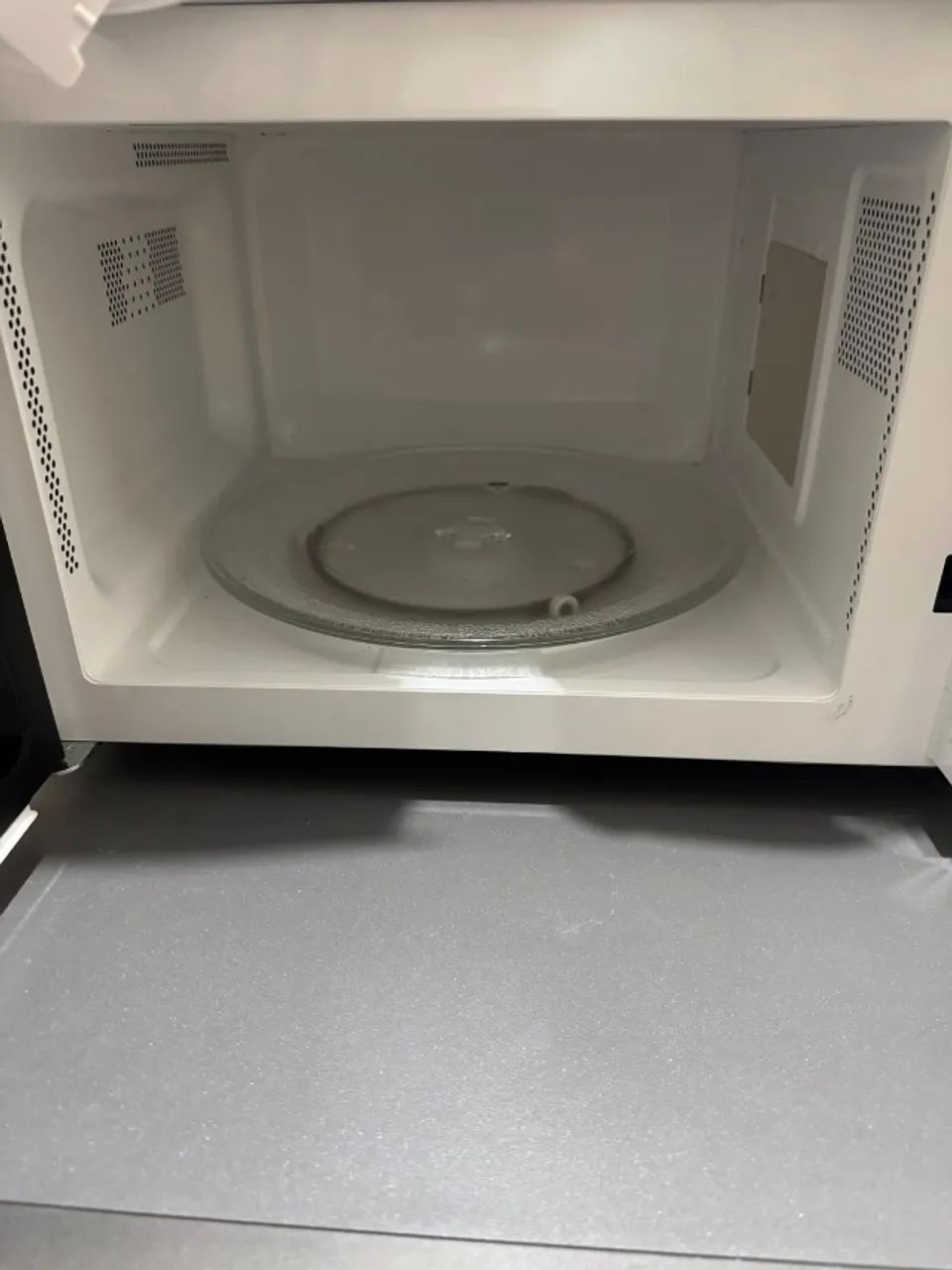 Microondas MIDEA 220V 20LTS - Foto 2