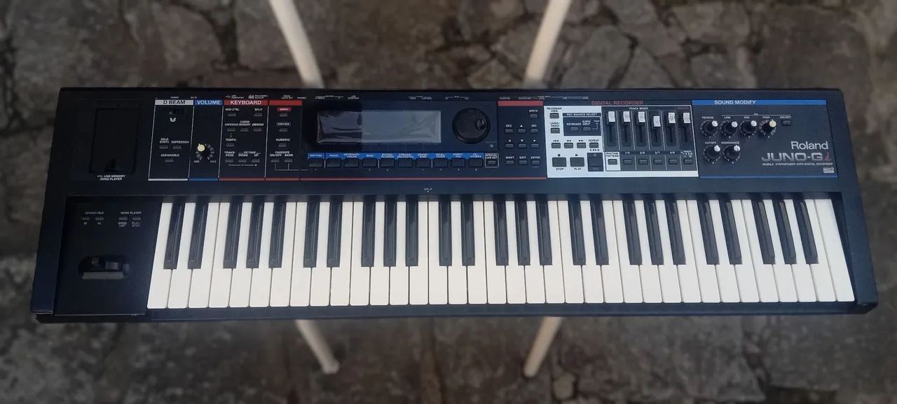 Teclado Roland Juno Gi