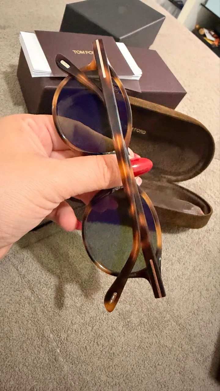 Óculos de Sol - marca: Tom Ford - modelo: tartaruga Sol  - Foto 3