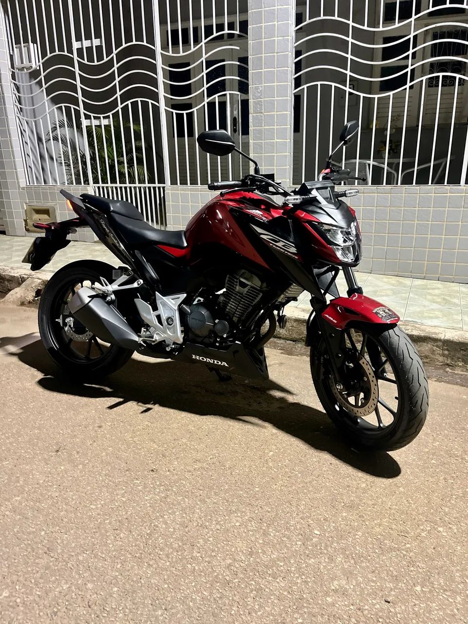 CB 300f ABS - CONSERVADÍSSIMA! - Foto 3