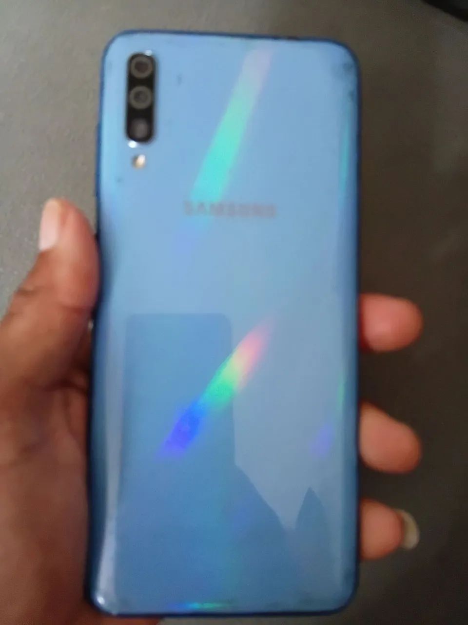 Um celular muito bom pro dia dia