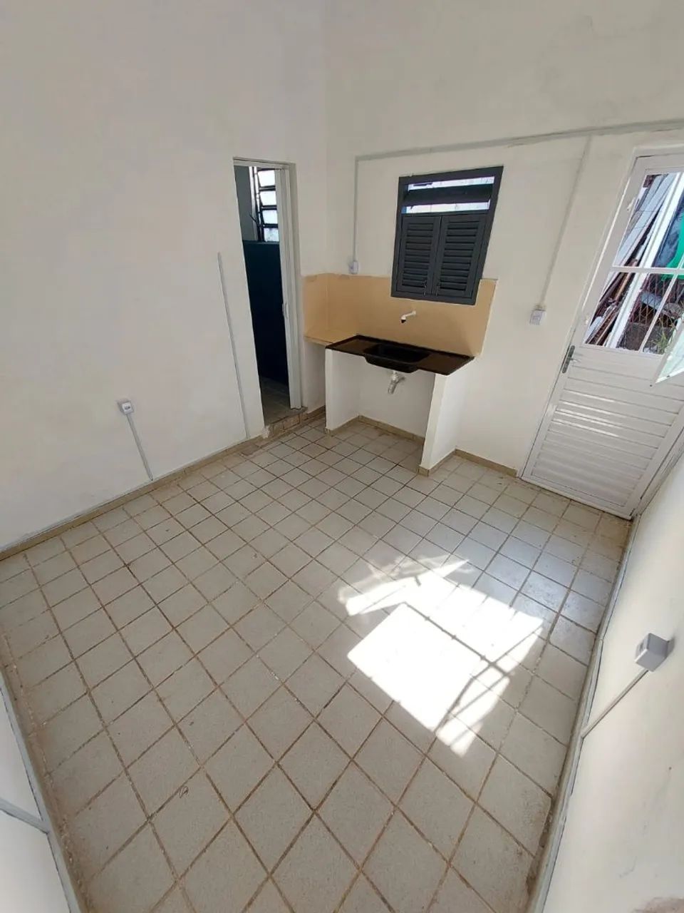 Kitnete no Bessa a 300 Metros do Mar com Tudo Incluso (Sem mobilia)
