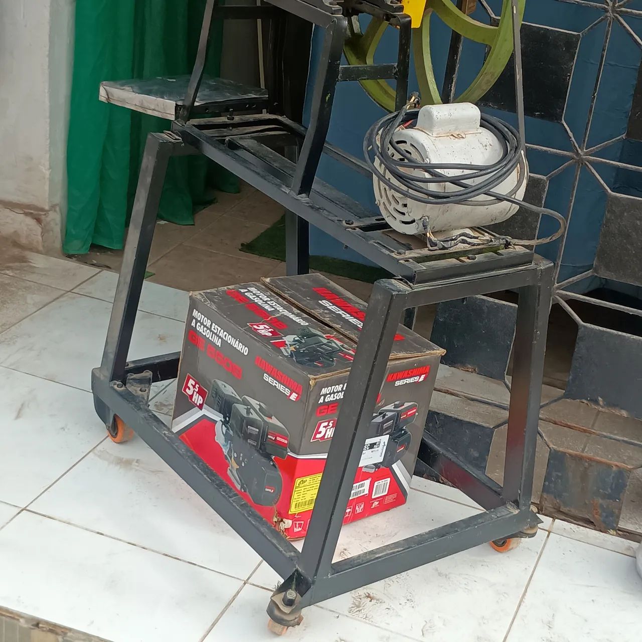 Engenho de caldo de cana com dois motores , elétrico e gasolina  - Foto 2