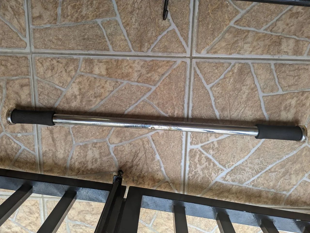 Vendo kit musculação/ funcional - Corda / Barra pulley / elasticos - Foto 3