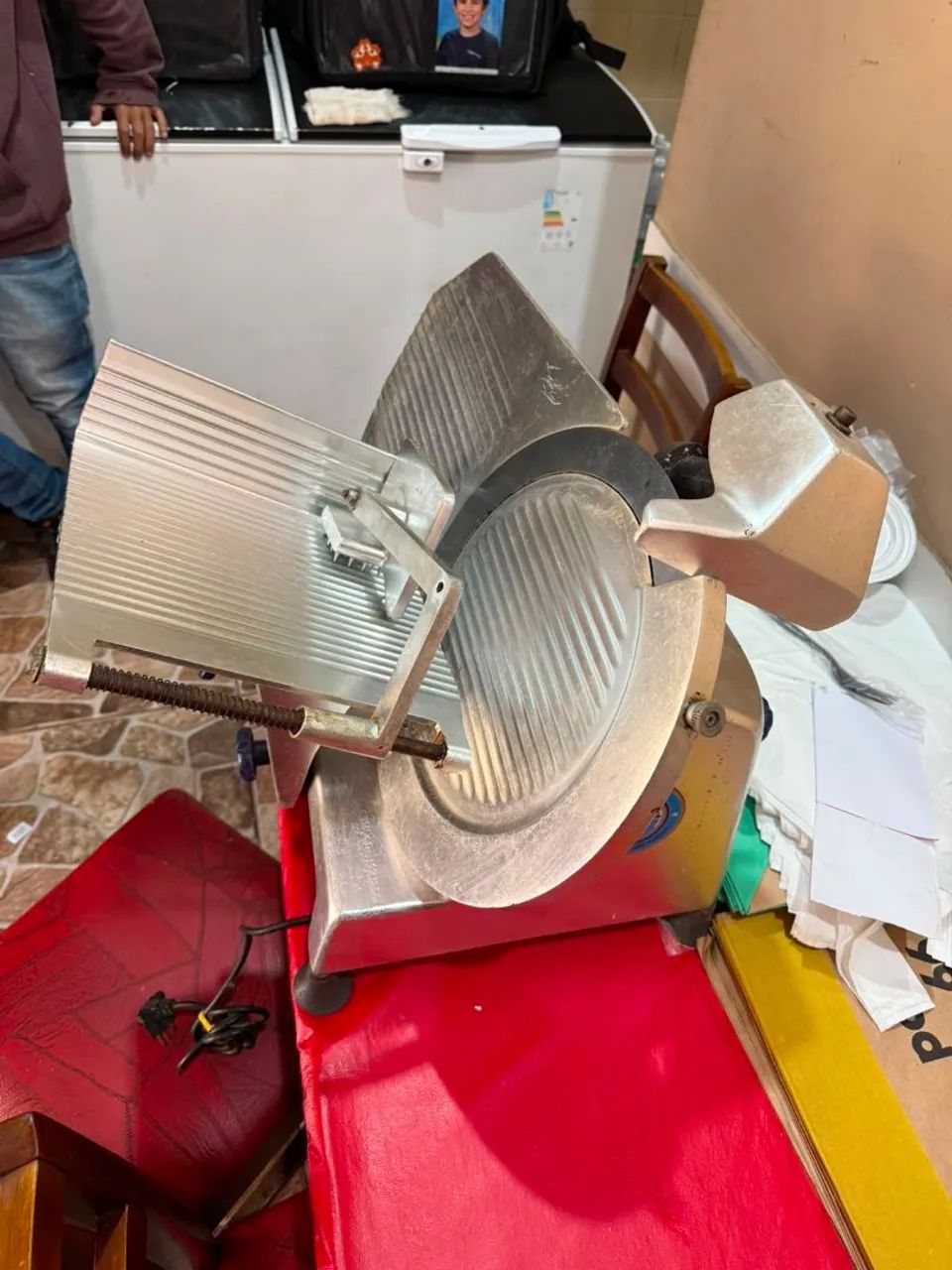 MÁQUINA DE CORTA FRIOS 