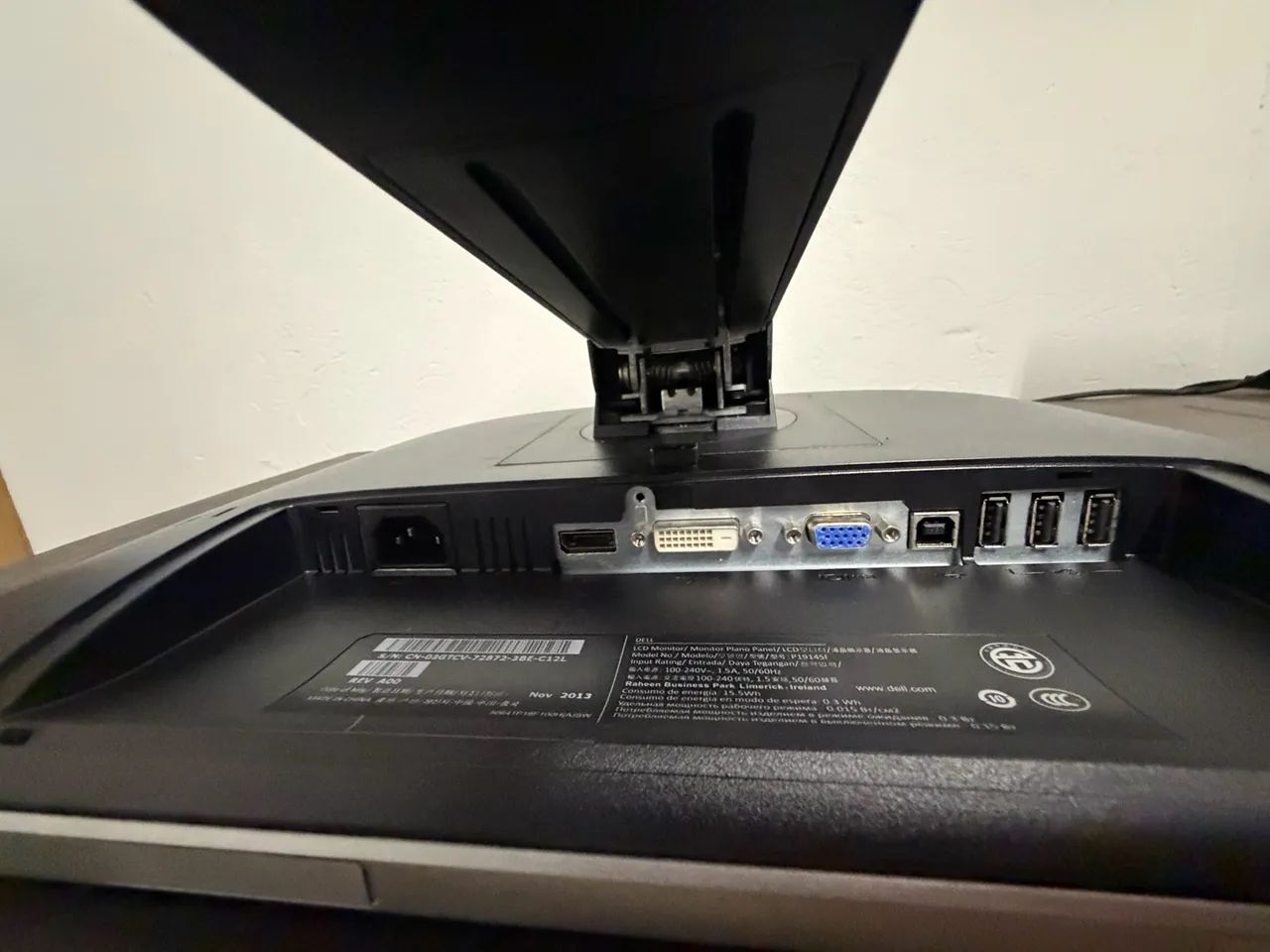 Monitor AOC e1621Swb 15,6? VGA com base e cabo Novinho!  - Foto 5