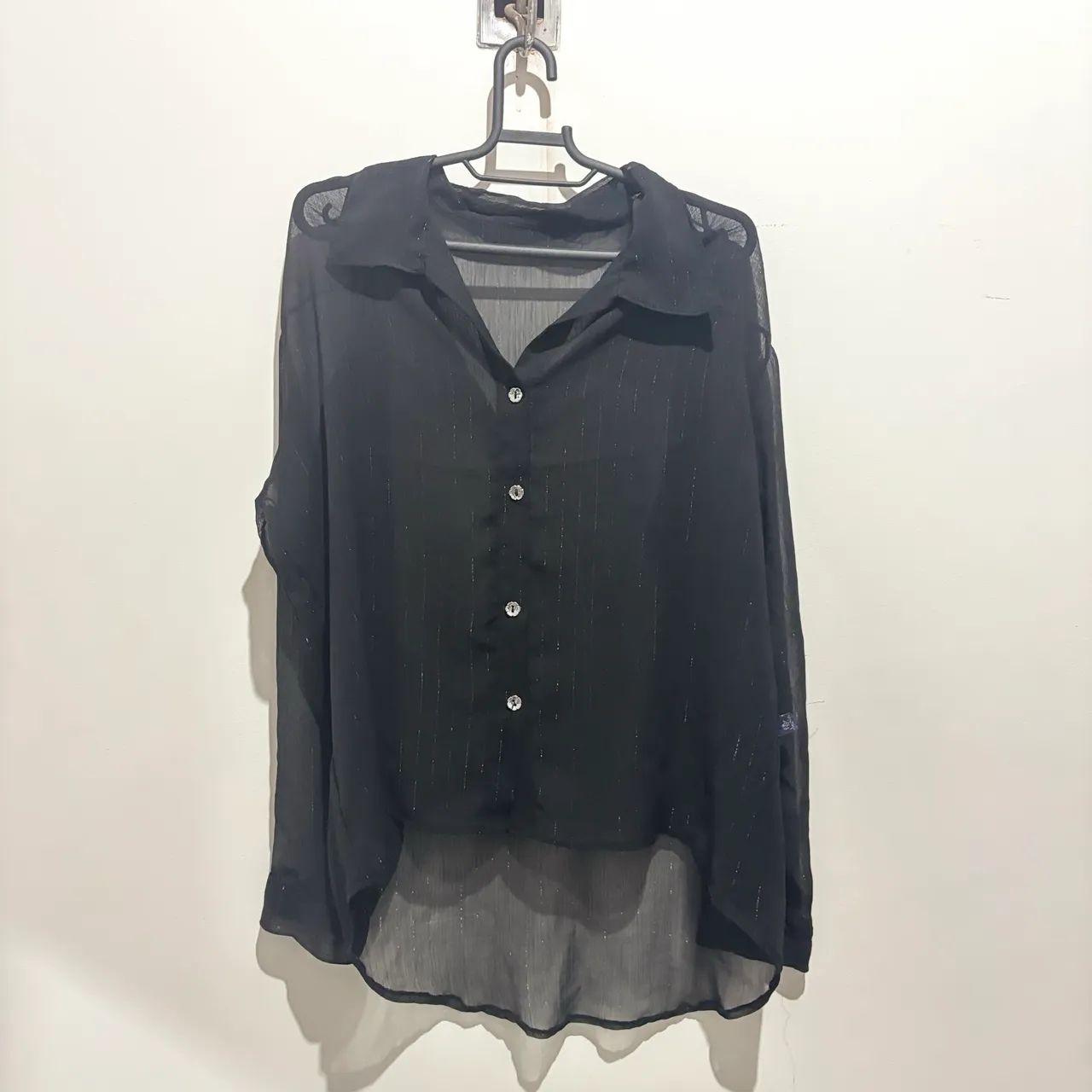 camisa de manga longa preta (usada) - Foto 3