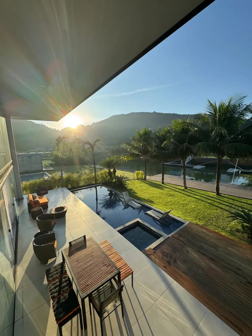 Casa para aluguel com 480 metros quadrados com 5 quartos - Foto 2