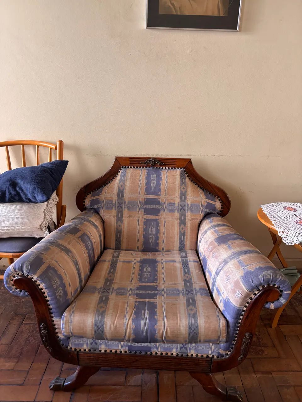 Par de poltronas antigas em madeira nobre - Foto 4