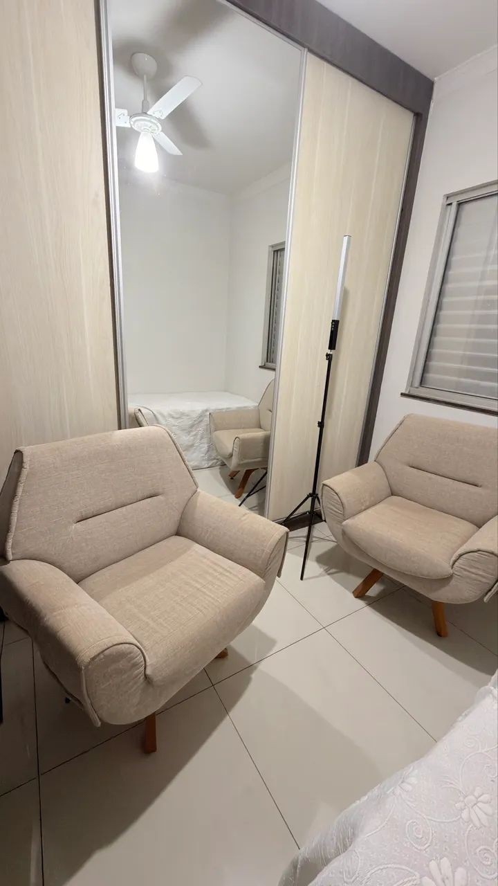 VENDO POLTRONA GIRATÓRIA FINA - Foto 2