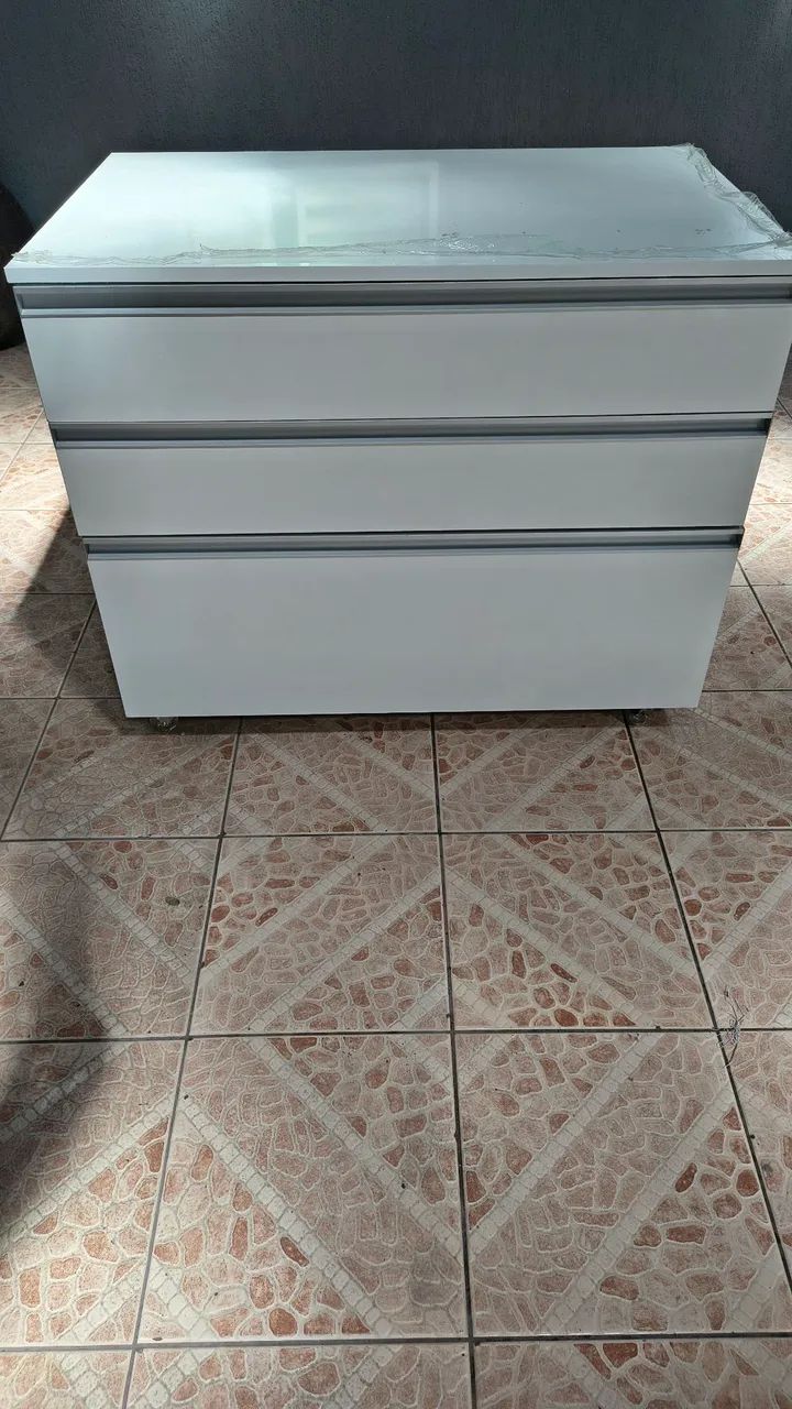 Gaveteiro branco 100x64 com rodízio 