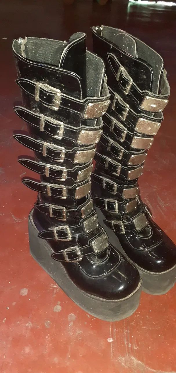 Botas alternativas Tamanho, 36, e 37 e 38 e apenas uma 39 - Foto 2