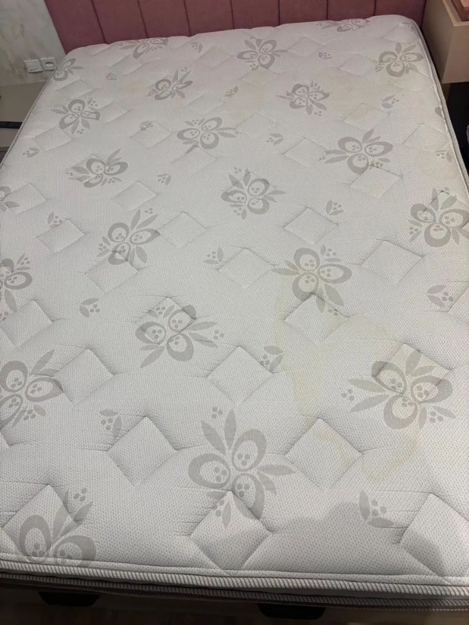 Vendo colchão de casal de molas
