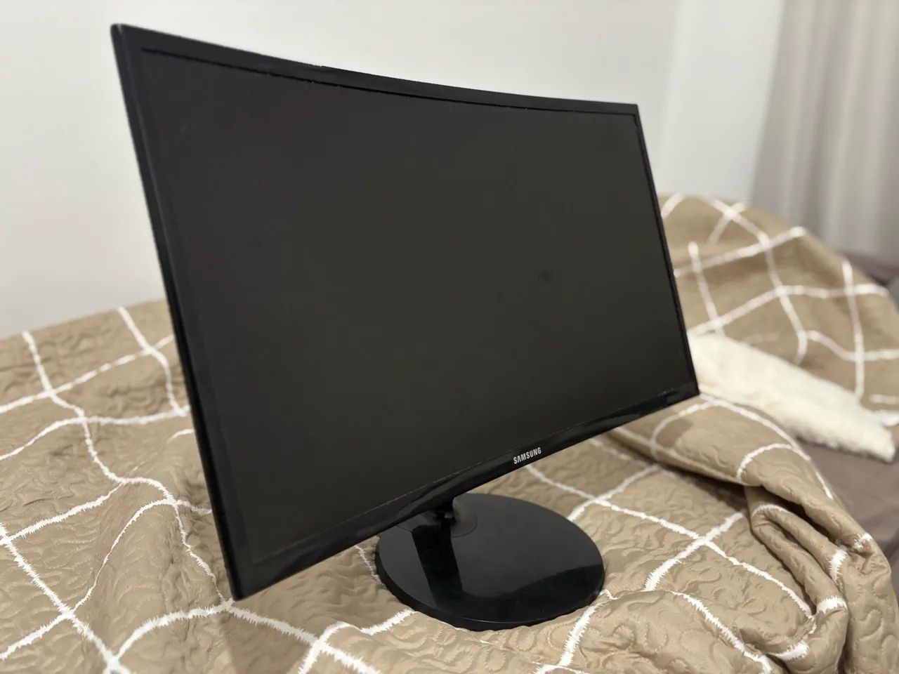 Monitor Samsung Curvo 24? Full HD