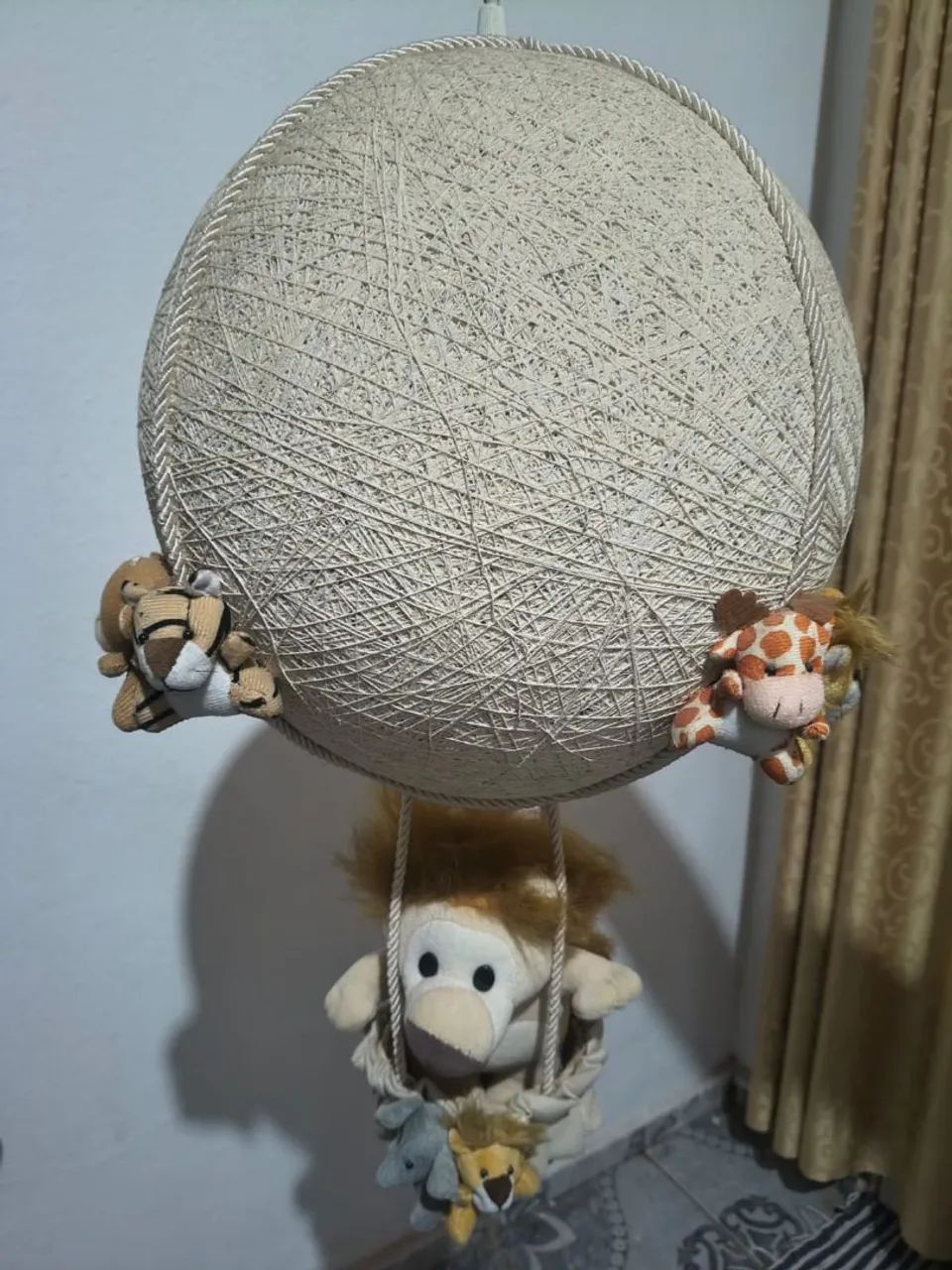 Vende se lustre balão quarto bebê 