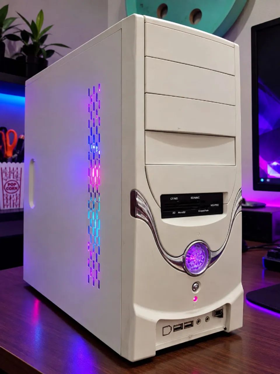 Gabinete Retrô Branco Bege Prata PC Sleeper Clássico Anos 2000 - Foto 5