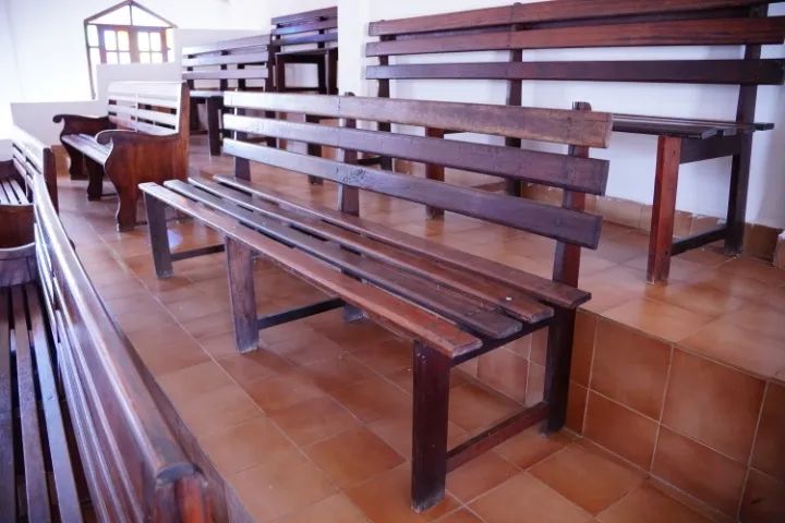 Bancos de jatobá p/ igrejas - Foto 3