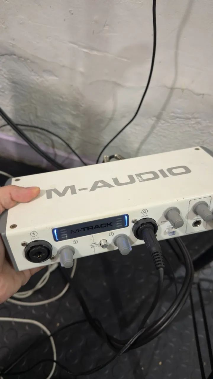 Interface de Áudio M-Audio M-Track II USB 2.0 24-Bit Phantom MIDI - Foto 3