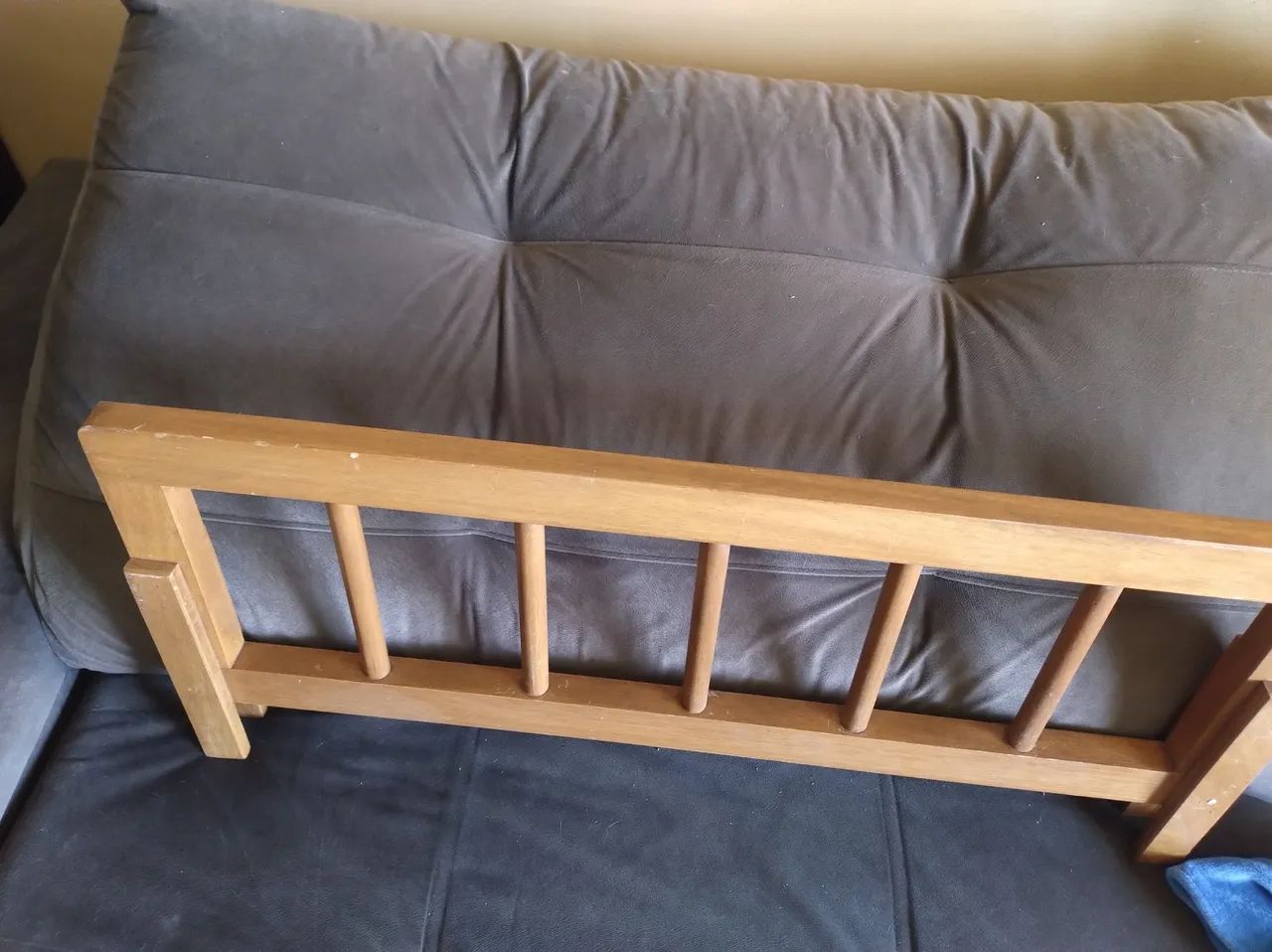 Beirada para cama de madeira maciça  - Foto 3