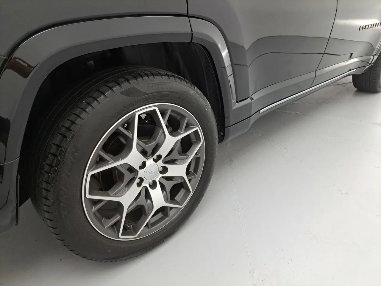 Jeep Commander Overland T270 1.3 TB Flex Aut., foto 14 de 18