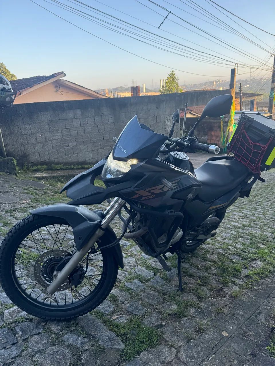 Xre 300 2022