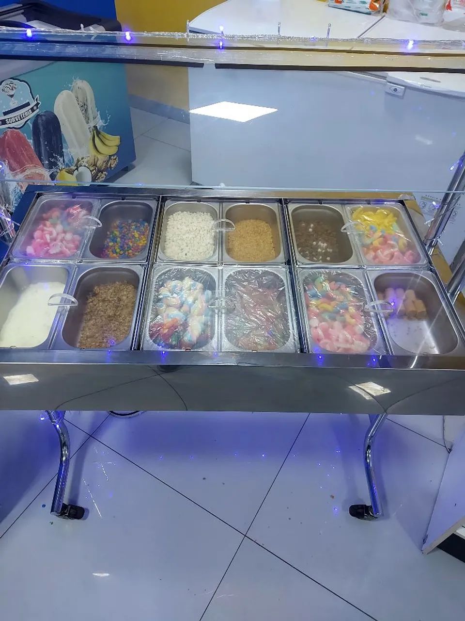 Expositor de Docinhos de inox + cubas com a tampa de acrílico 