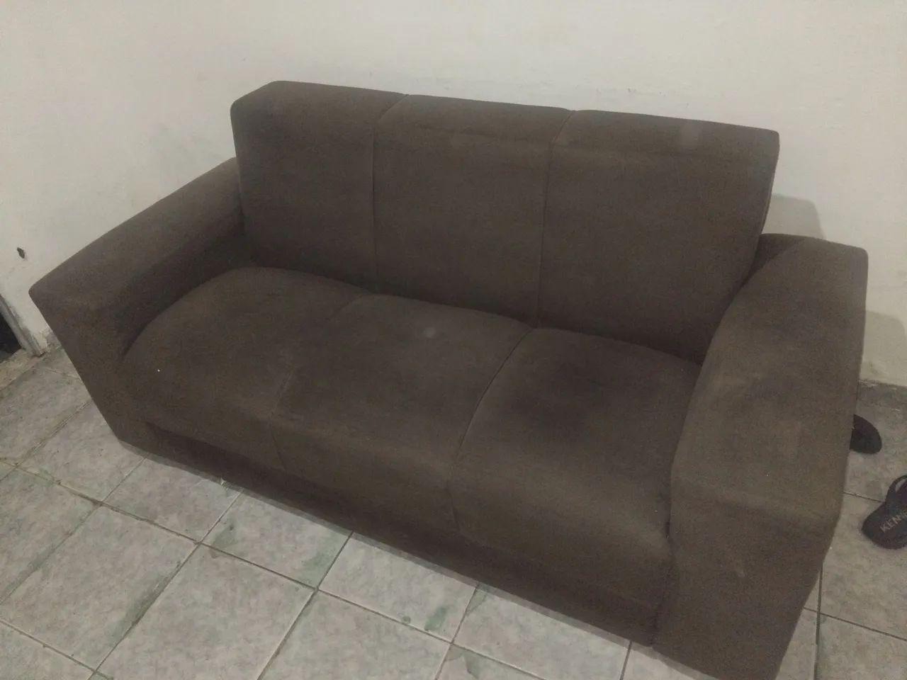 Sofá três lugares