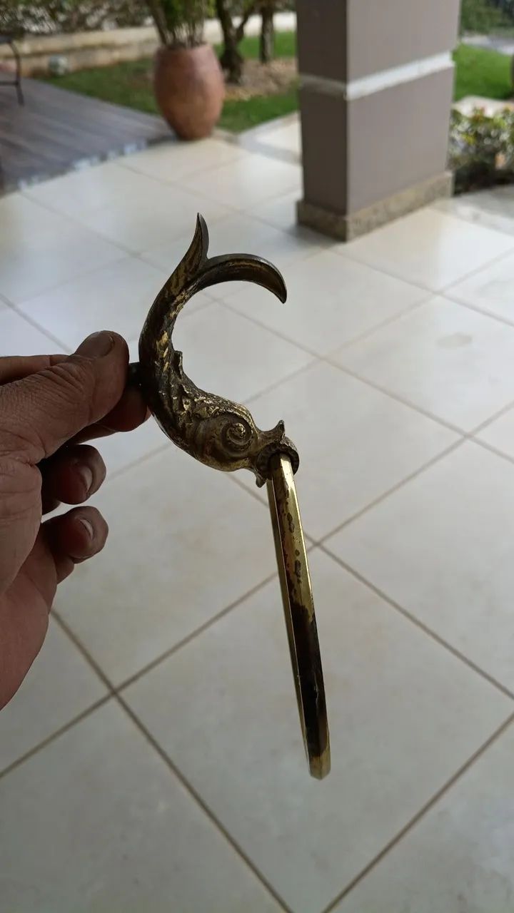 Porta toalha antigo de bronze - Foto 2