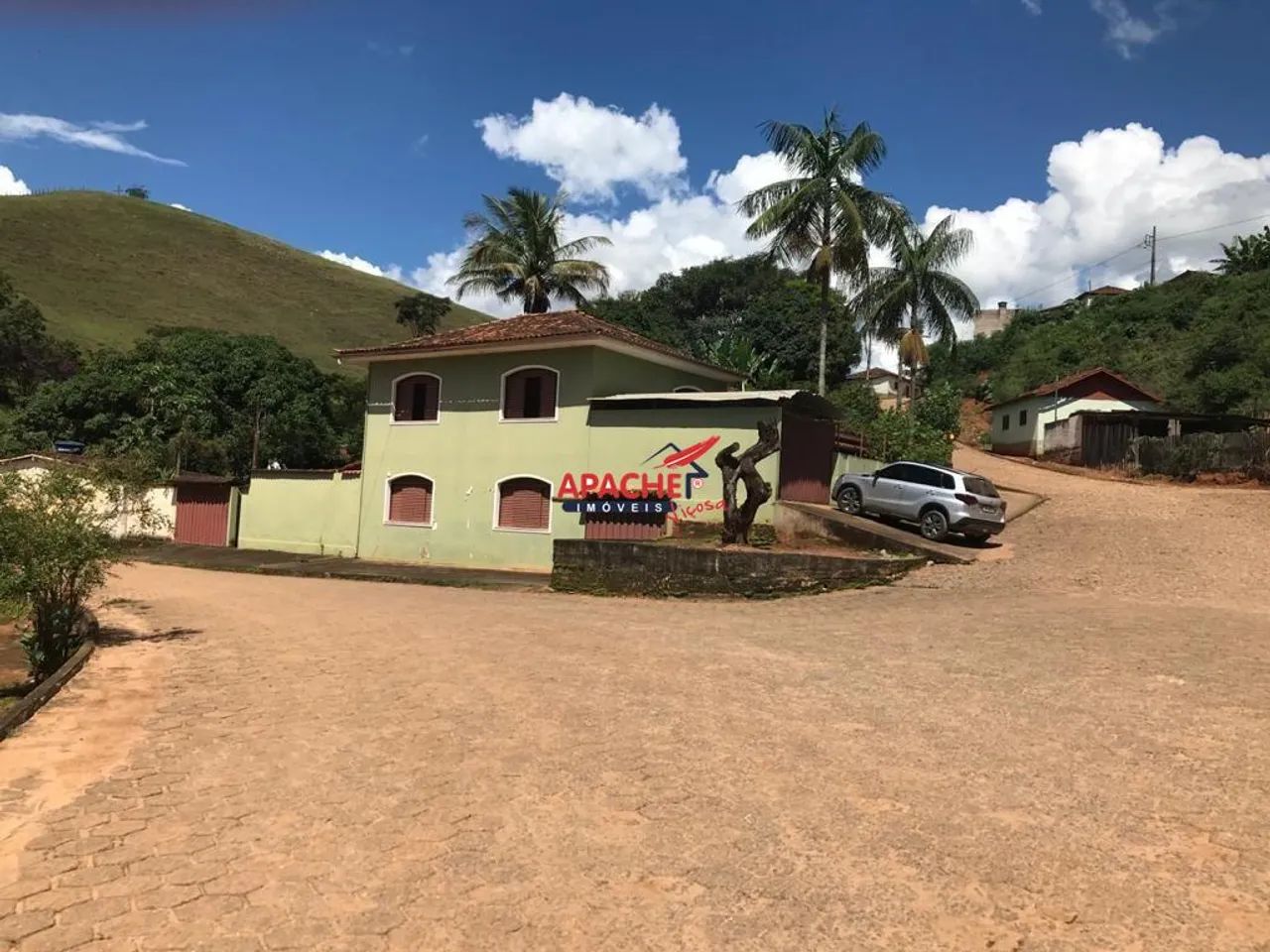 Chácara medindo 4.312.59 m² em Araponga MG.