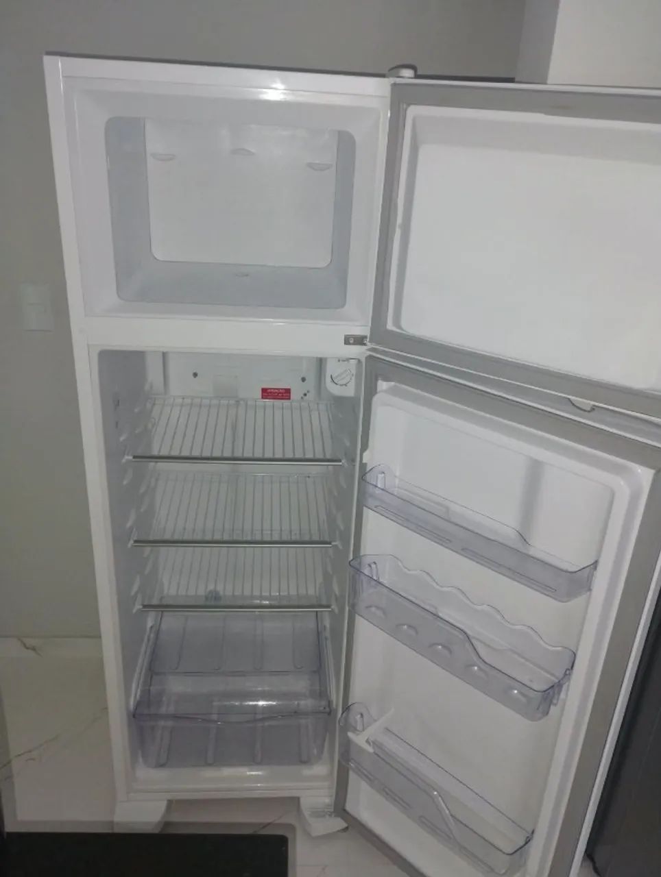 Vendo Geladeira em ótimo estado  - Foto 3
