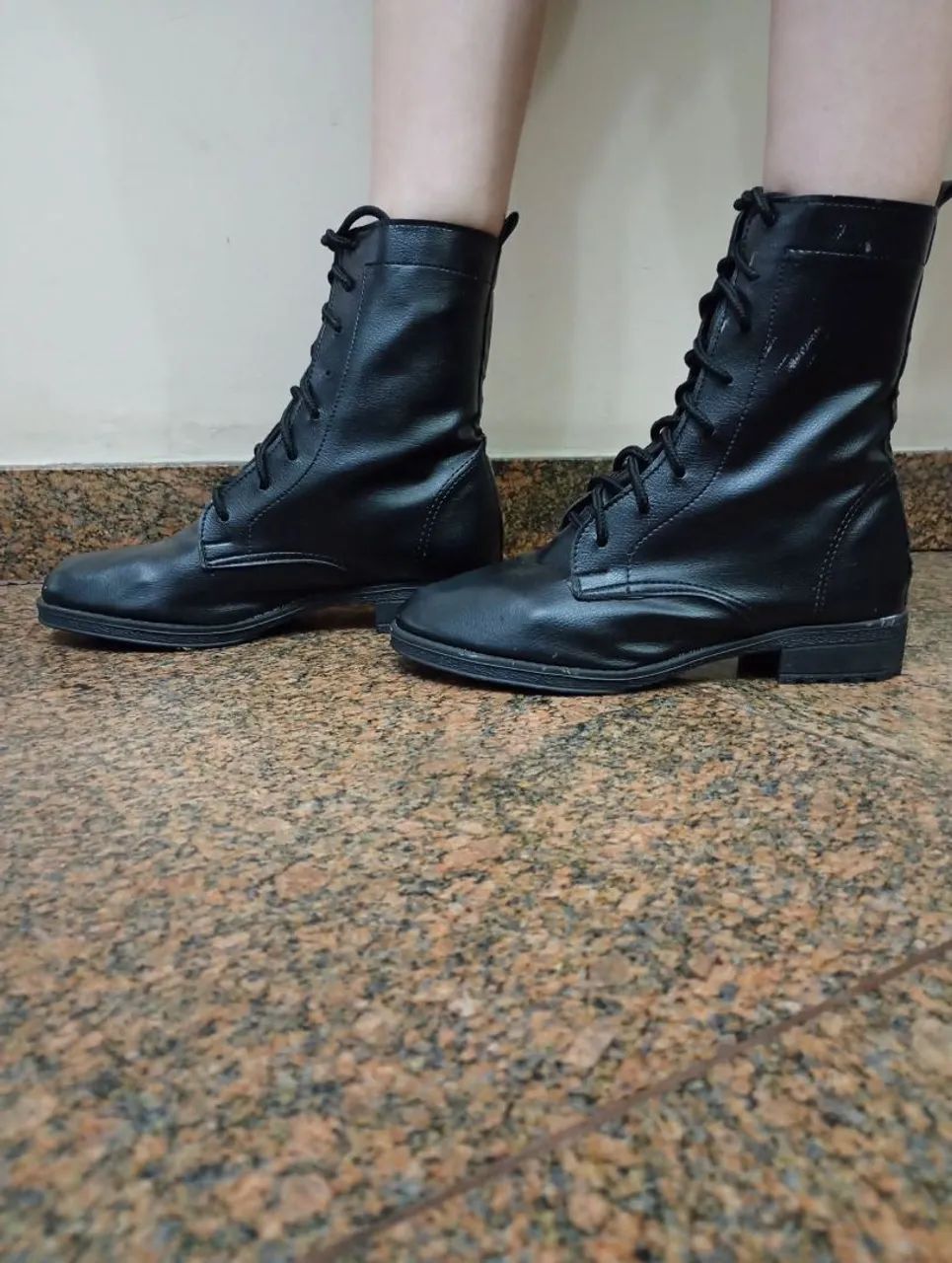  Bota Coturno número 34  - Foto 2