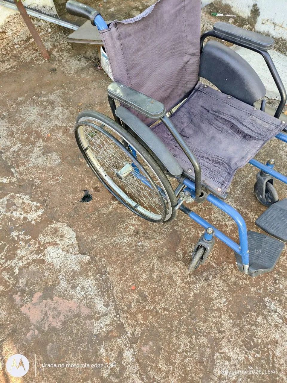 cadeira rodas usada. 200 reais Anápolis  - Foto 3