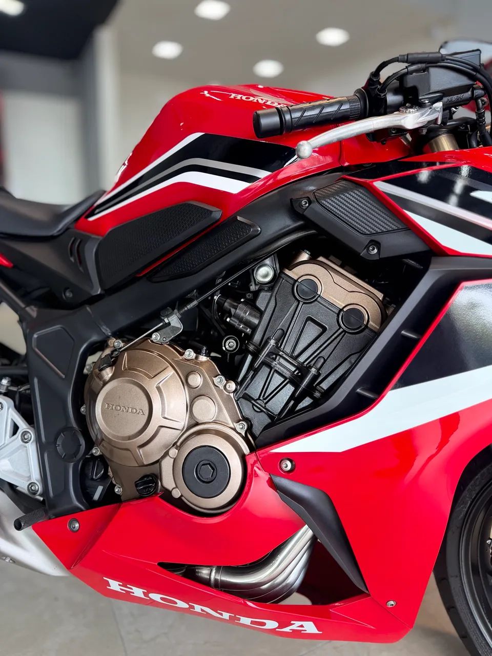 CBR 650r 2022  - Foto 3