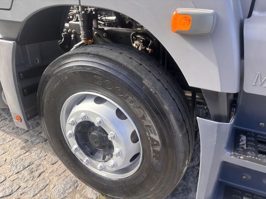 Mercedes-Benz Axor 2544 / 6x2 Ano 2021/2021- Caminhão Usado Seminovo - Foto 5