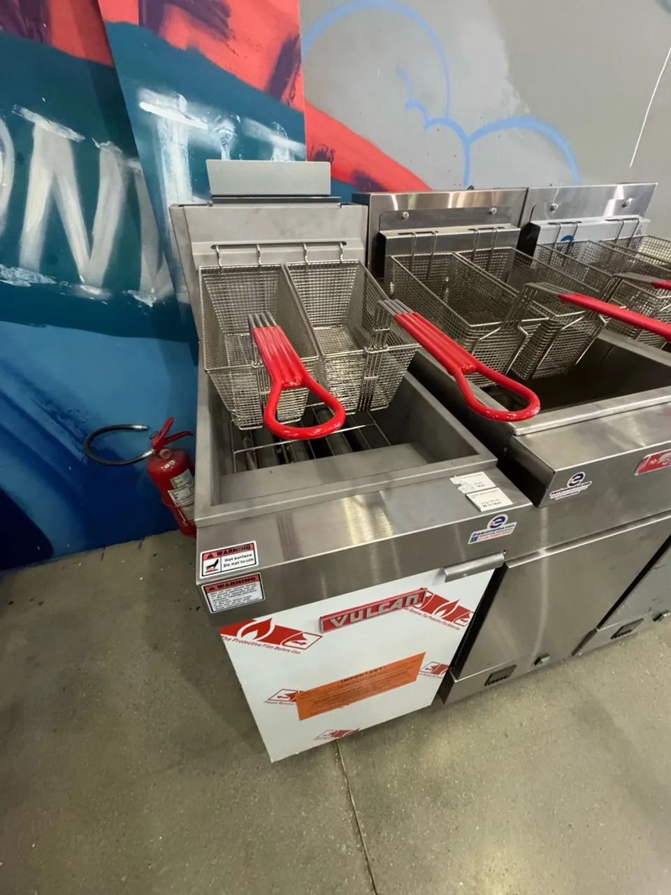 Fritadeira 20 litros Vulcan LG300- 2 cestos Nova  - Foto 2