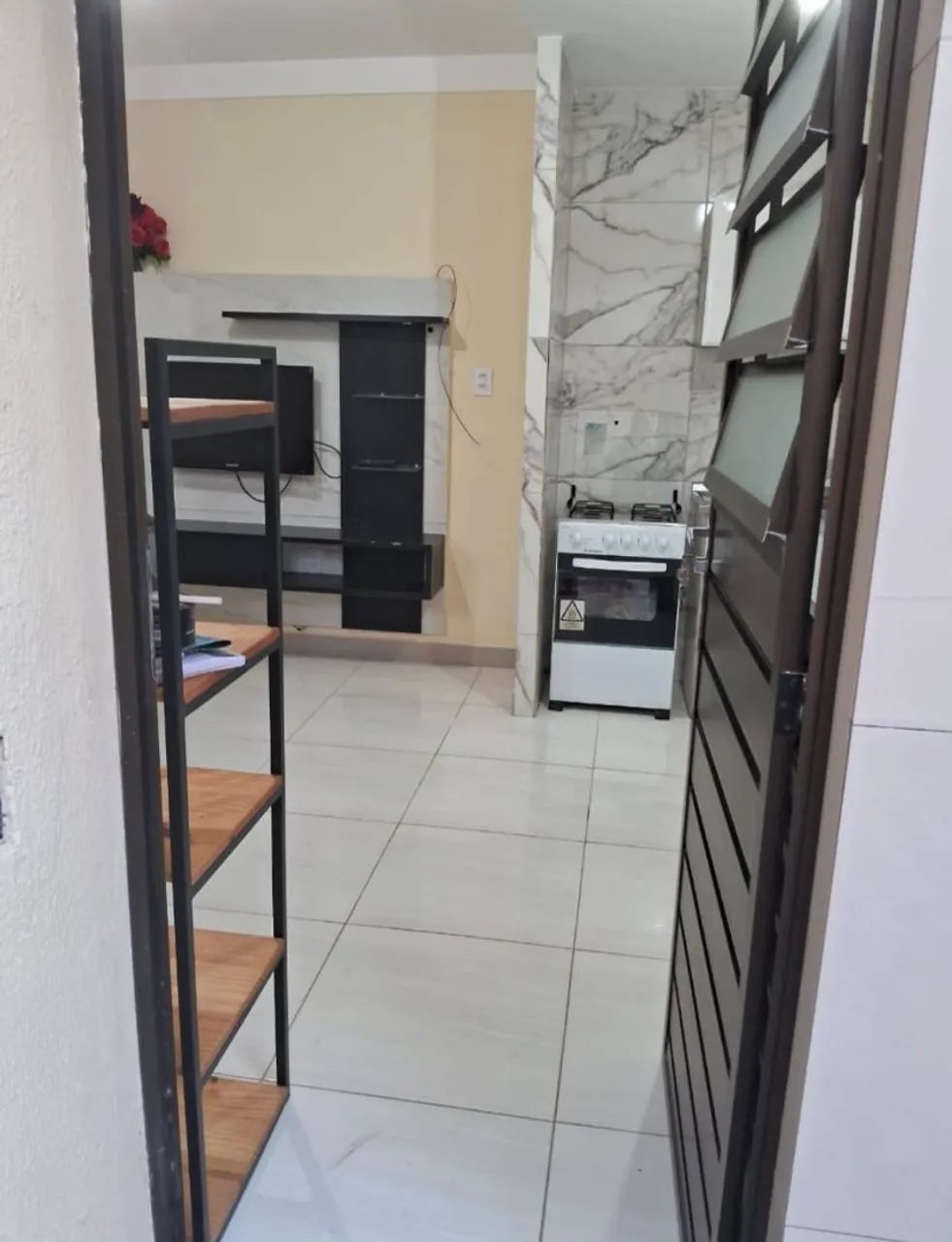 Aluga se apartamento/Studio mobiliado na Coroa do Meio! - Foto 2
