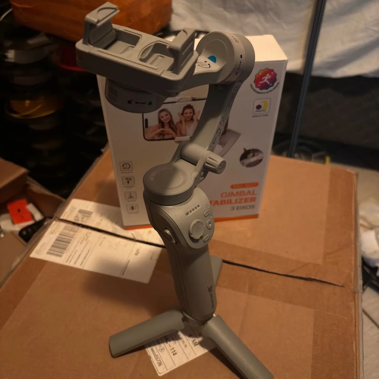 Gimbal estabilizador de celular 3 eixos