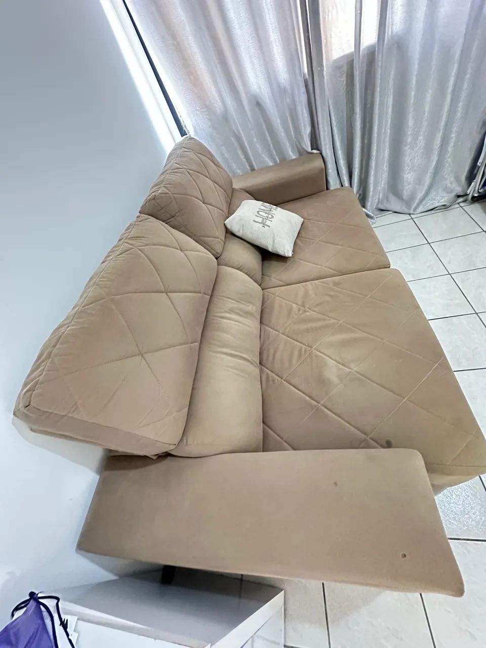 VENDO SOFÁ RETRÁTIL 3 LUGARES - Foto 4