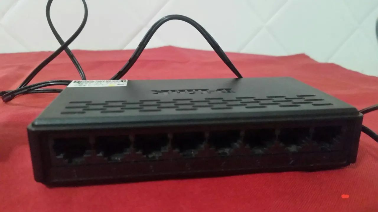 Switch de Rede 10/100 Fast Ethernet DES-1008A405755349341327362