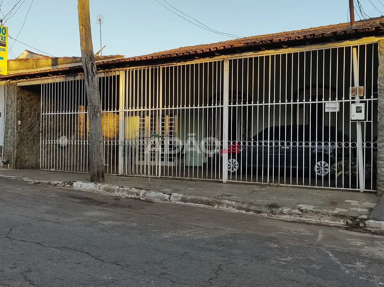 Casa à venda com barracão na Vila Lucy - 2Q