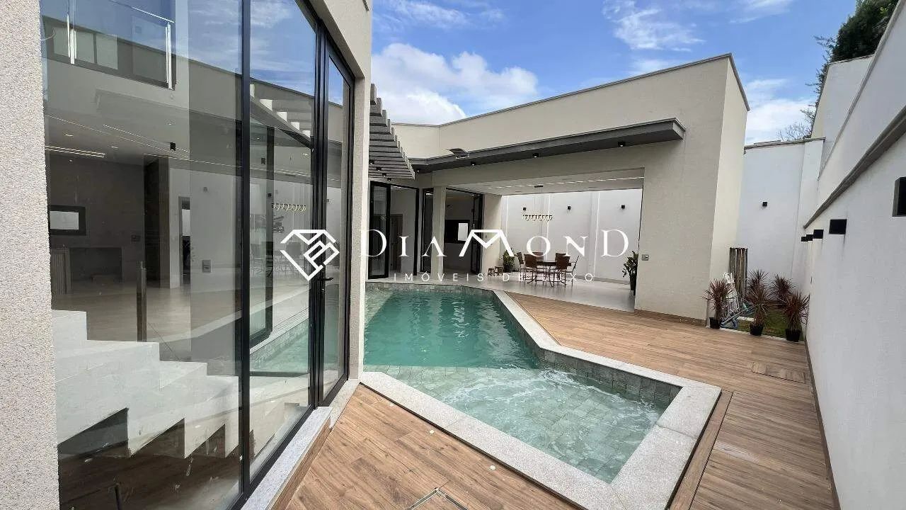 Casa de Alto Padrão com Rooftop SPA e Vista Privilegiada
