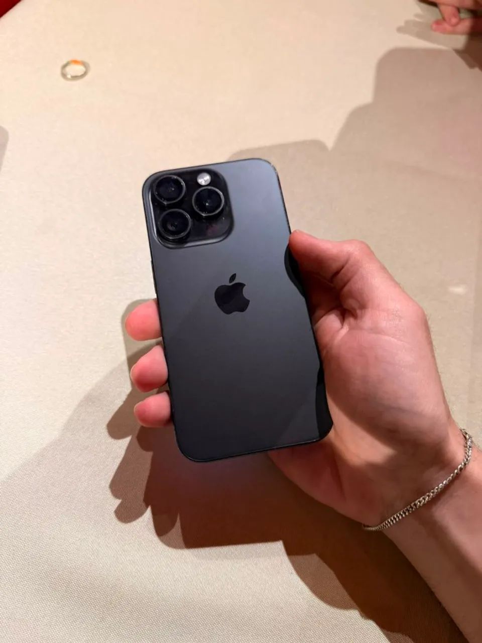 Iphone 15 pro 128gb, 86% bateria e smatwatch bml b100 - Celulares