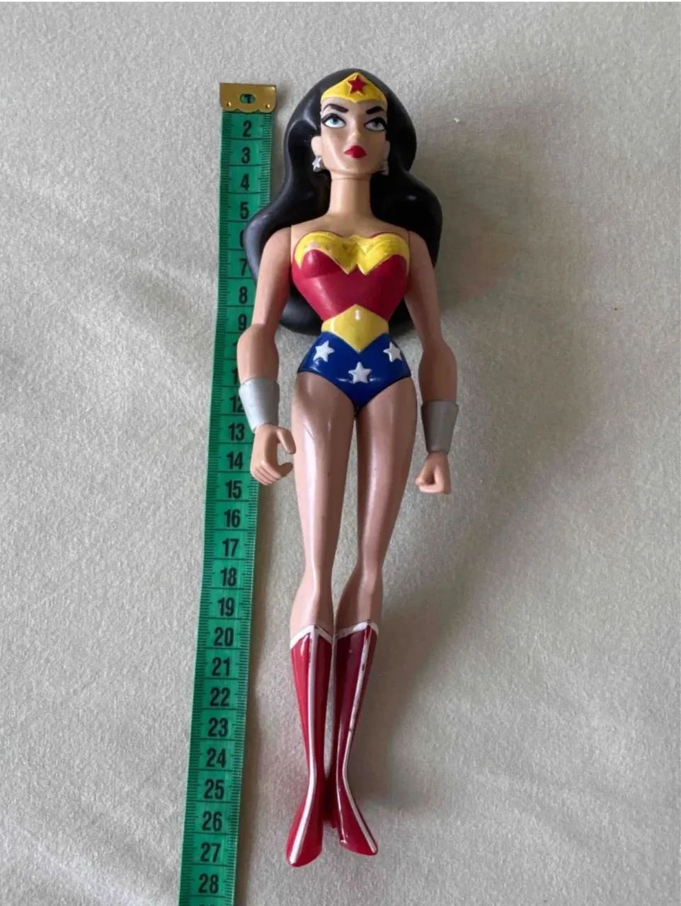 Boneca mulher maravilha usada em bom estado  - Foto 3